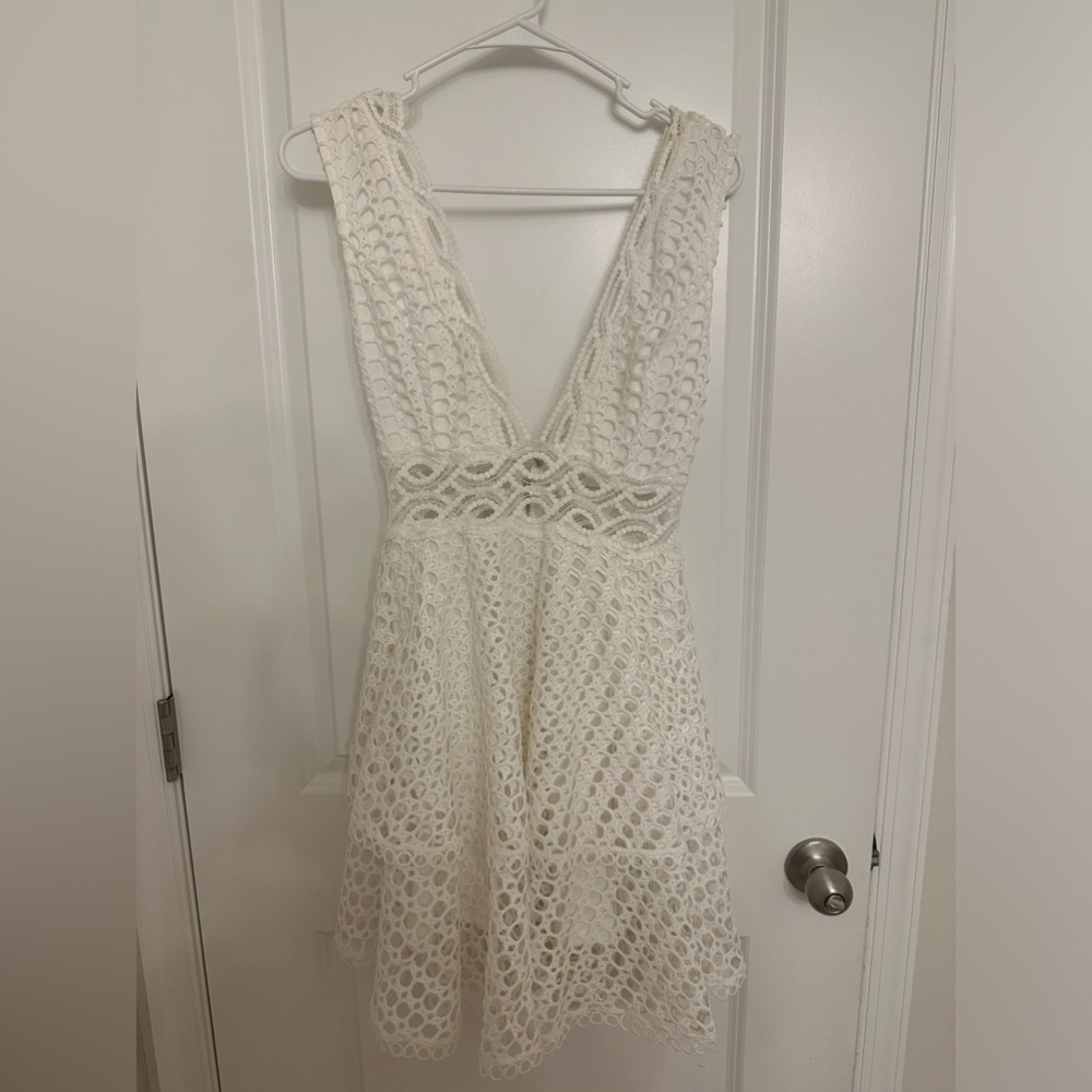 White graduation dress - Picture 9 of 10